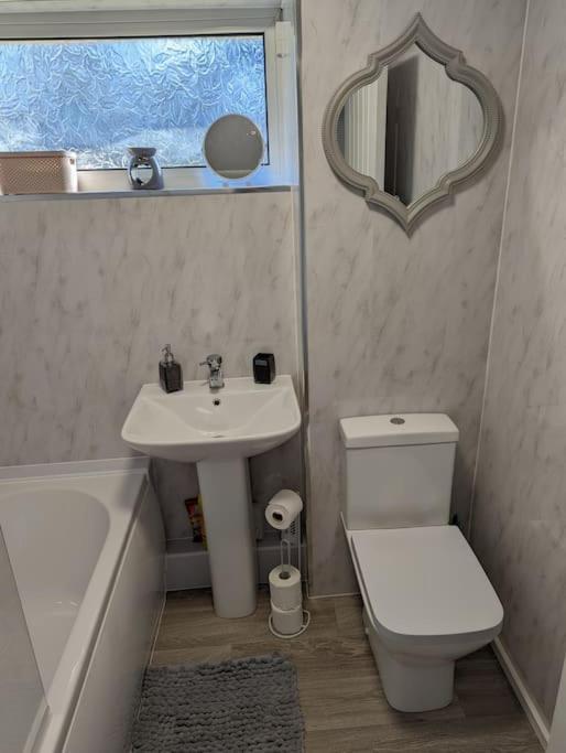 The Kilsyth,Detached Bungalow ワーリントン エクステリア 写真