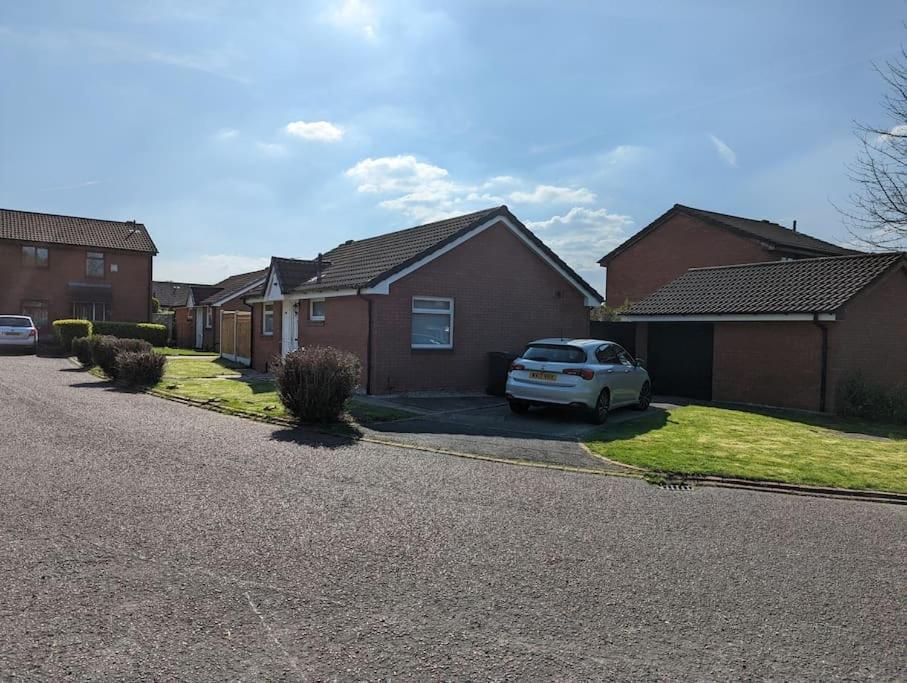 The Kilsyth,Detached Bungalow ワーリントン エクステリア 写真