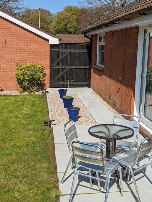 The Kilsyth,Detached Bungalow ワーリントン エクステリア 写真